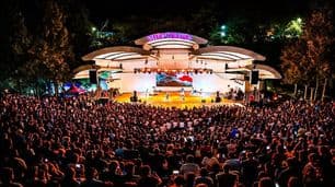 Mina Clavero reunió a más de 4.500 personas en el multitudinario show de Los Tekis