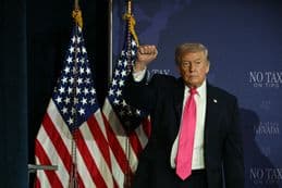 Tres índices globales coinciden: la democracia de Estados Unidos cayó en 2025 a su peor nivel en décadas