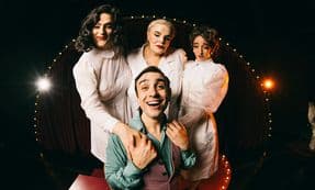 Pidiendo ternura, Paco Jamandreu sigue en cartelera en un musical excepcional